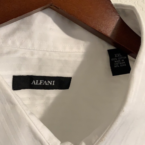 Button down - Picture 2 of 2